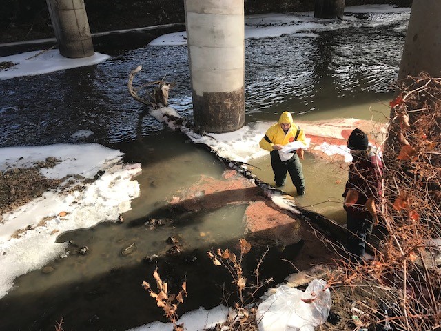 experts at Miller Environmental Group environmental working on cleaning an emergency environmental spill